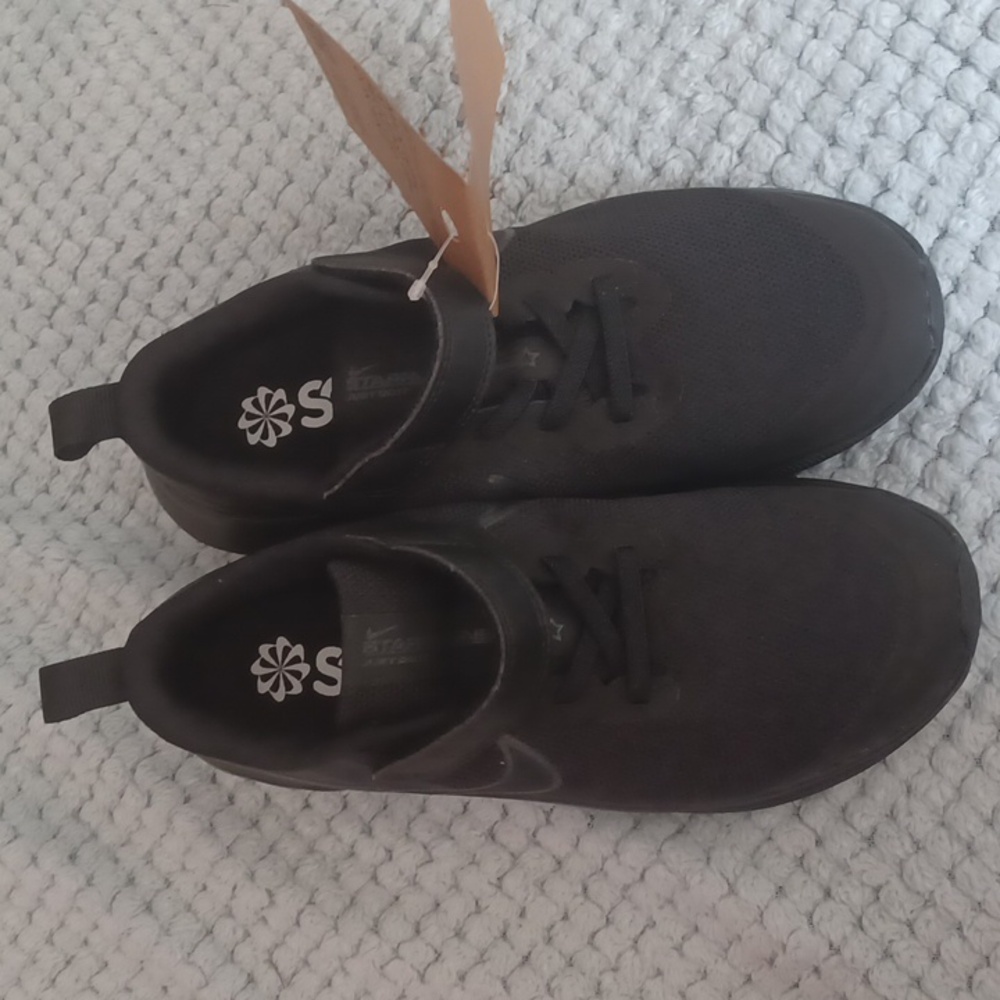 The Nike Star Runner 3 (size 3Y)